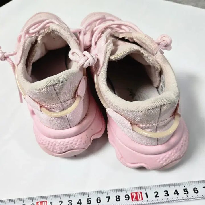 [BUNJANG] Adidas Ozweego Pink Sneakers / 아디다스 오즈위고 핑크 운동화