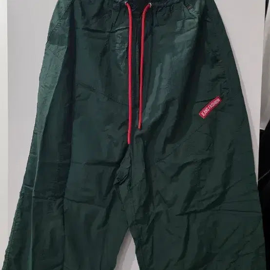 [BUNJANG] EAS Fashion Green Unisex Pants / EAS FASHION 녹색 팬츠(남녀공용)