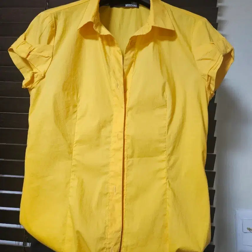 [BUNJANG] Moschino Yellow Short Sleeve Shirt Size 55 / 모스키노 옐로우 반팔 셔츠