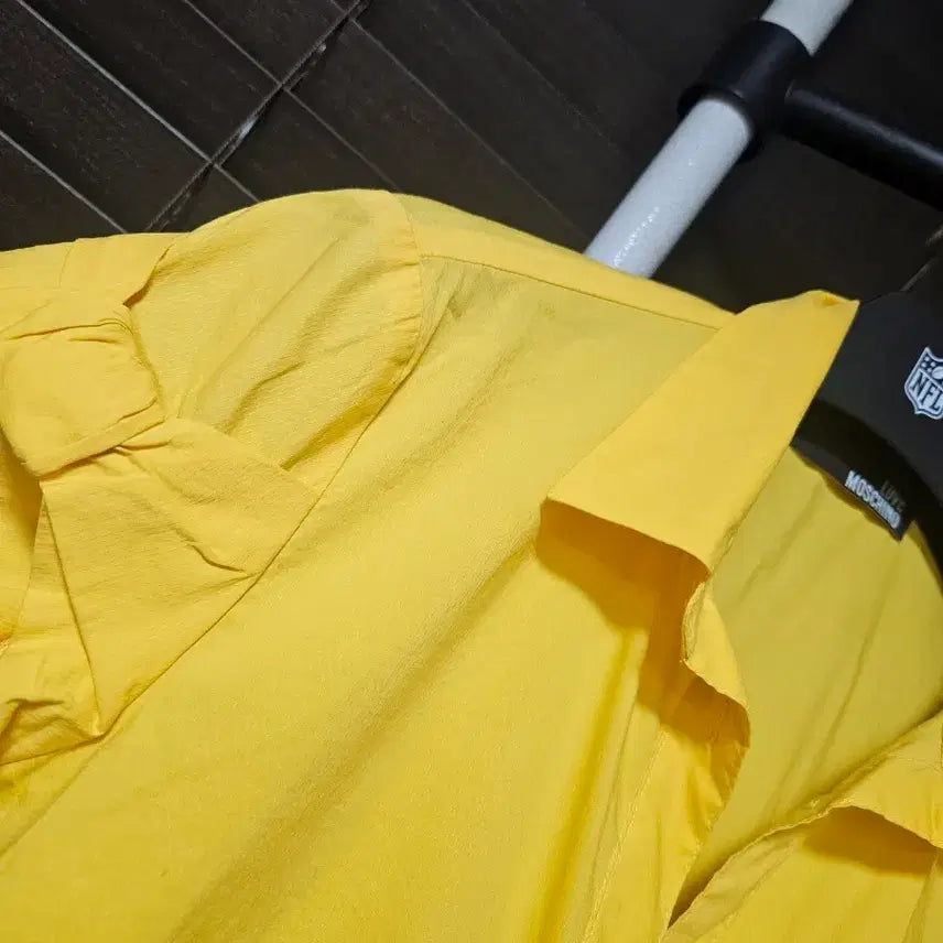 [BUNJANG] Moschino Yellow Short Sleeve Shirt Size 55 / 모스키노 옐로우 반팔 셔츠