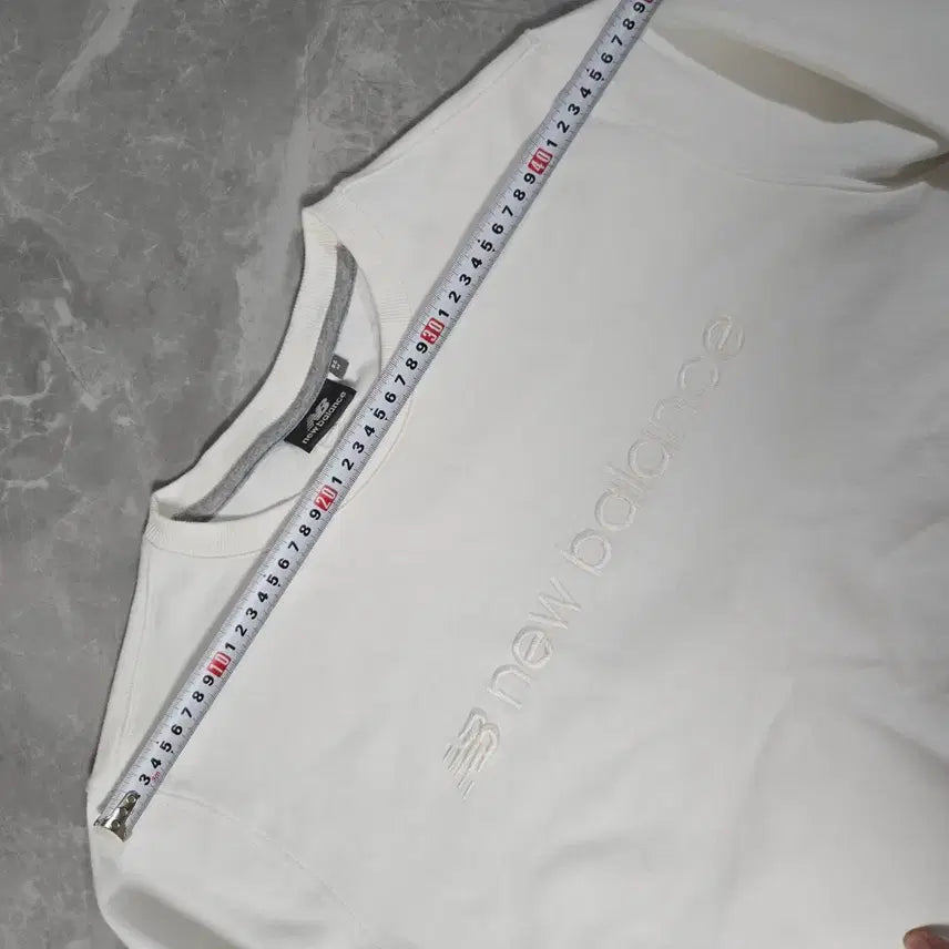 [BUNJANG] New Balance White Sweatshirt / 뉴발란스 화이트 맨투맨