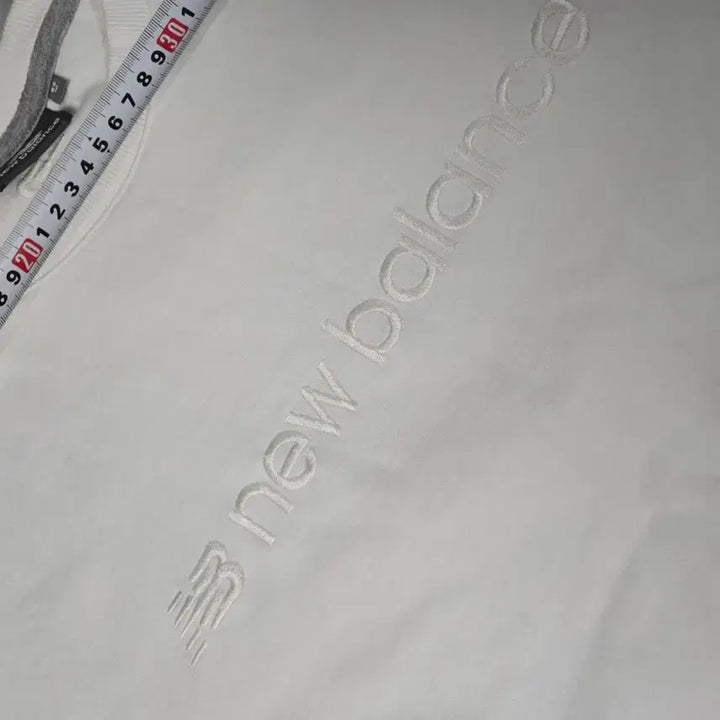 [BUNJANG] New Balance White Sweatshirt / 뉴발란스 화이트 맨투맨