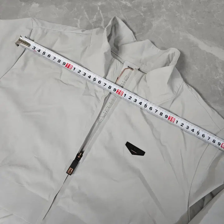 [BUNJANG] K2 Ivory Windbreaker Jacket / k2 아이보리색 바람막이 자켓