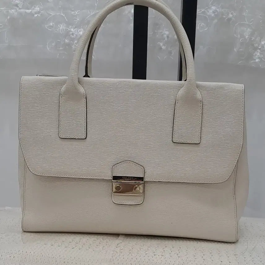 [BUNJANG] Nina Ricci Ivory Tote Bag / 니나리찌  토트백
