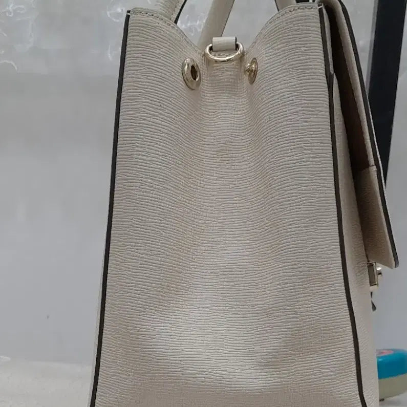 [BUNJANG] Nina Ricci Ivory Tote Bag / 니나리찌  토트백