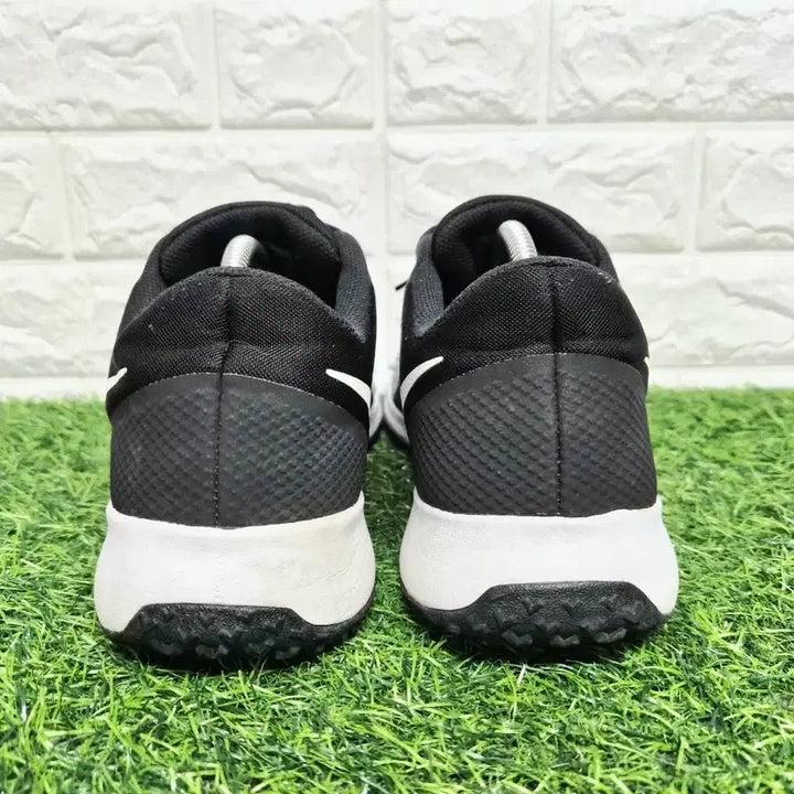 [BUNJANG] Nike Varsity Complete Trainer Sneakers (Size 285) / 나이키 285 바시티 컴플리트 트레이너 운동화