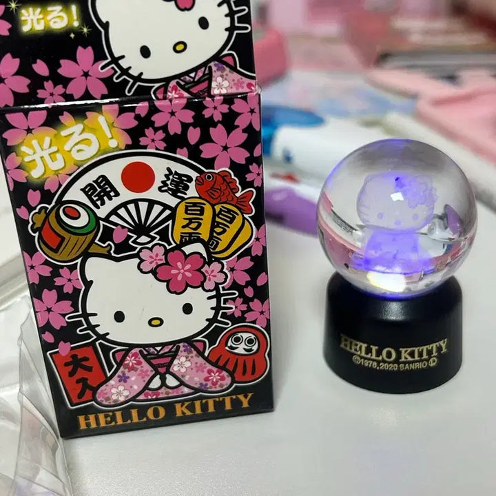 [BUNJANG] Sanrio Hello Kitty Glow-in-the-Dark Ball Mood Lamp Vintage / 개봉 ㅇ) 산리오 키티 야광 볼 고전 키티 무드등 빈티지