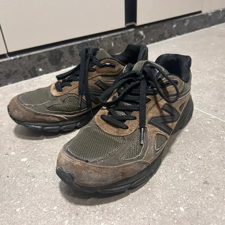 [BUNJANG] New Balance 990 v4 Military Green 260 / 뉴발란스 990 v4 밀리터리 그린 260