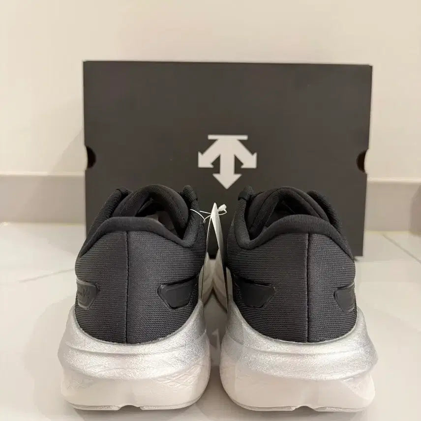 [BUNJANG] Descente Enerzite Super V4 Running Shoes / 데상트 고급 런닝화 에너자이트 슈퍼 V4 ENERZITE SUPER V4