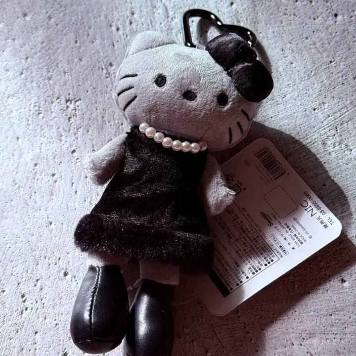 [BUNJANG] Sanrio Hello Kitty Doll Charm / 산리오 헬로키티 인형 키링