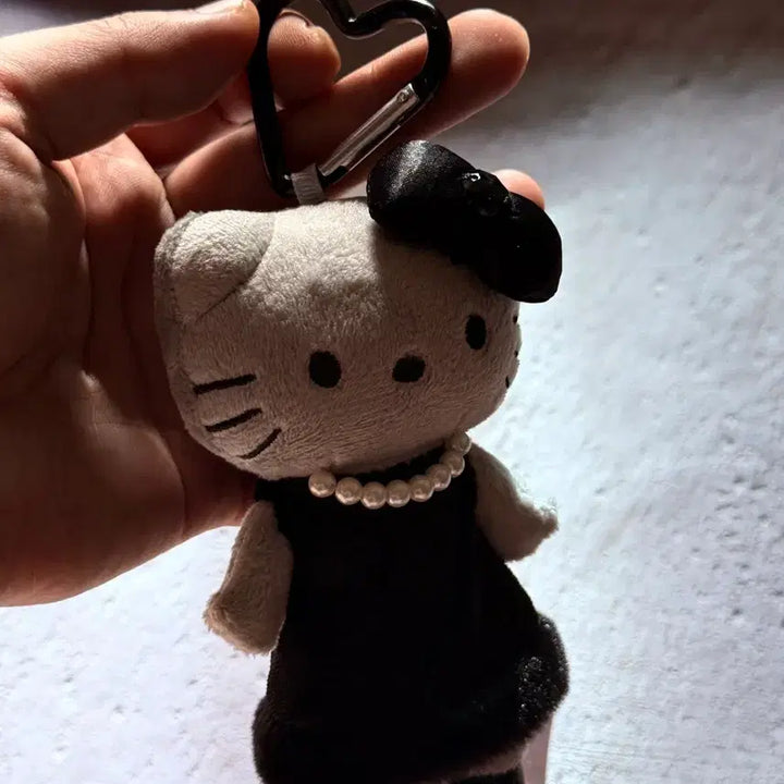 [BUNJANG] Sanrio Hello Kitty Doll Charm / 산리오 헬로키티 인형 키링