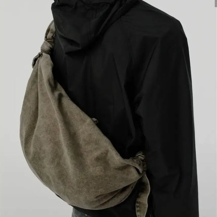 [BUNJANG] Suede Messenger Bag (New) / 스웨이드 메신저백 (새상품)