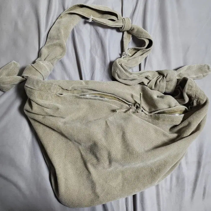 [BUNJANG] Suede Messenger Bag (New) / 스웨이드 메신저백 (새상품)