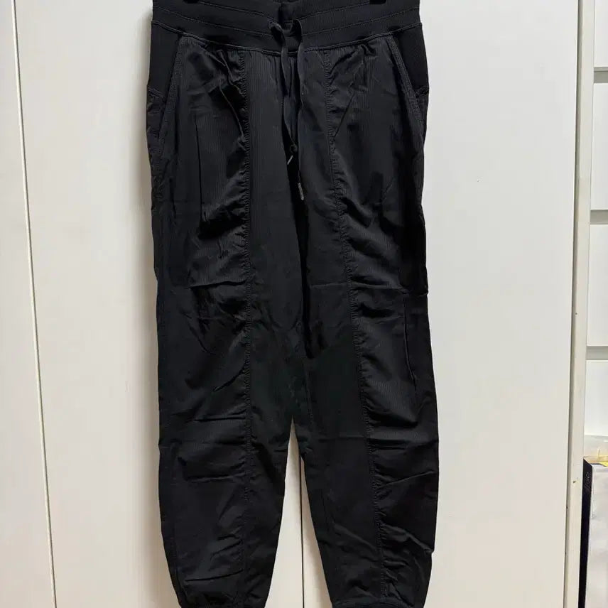 [BUNJANG] Lululemon Dance Studio Mid-Rise Jogger (Global Fit) Black / 룰루레몬_댄스스튜디오 미드라이즈 조거(글로벌핏)_블랙/6