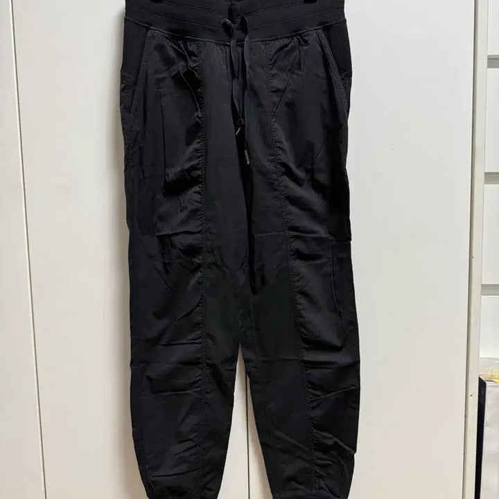 [BUNJANG] Lululemon Dance Studio Mid-Rise Jogger (Global Fit) Black / 룰루레몬_댄스스튜디오 미드라이즈 조거(글로벌핏)_블랙/6