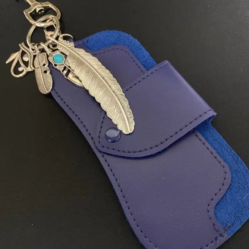 [BUNJANG] Sunglasses Case Keychain with Metal Charm / 선글라스 케이스 키체인