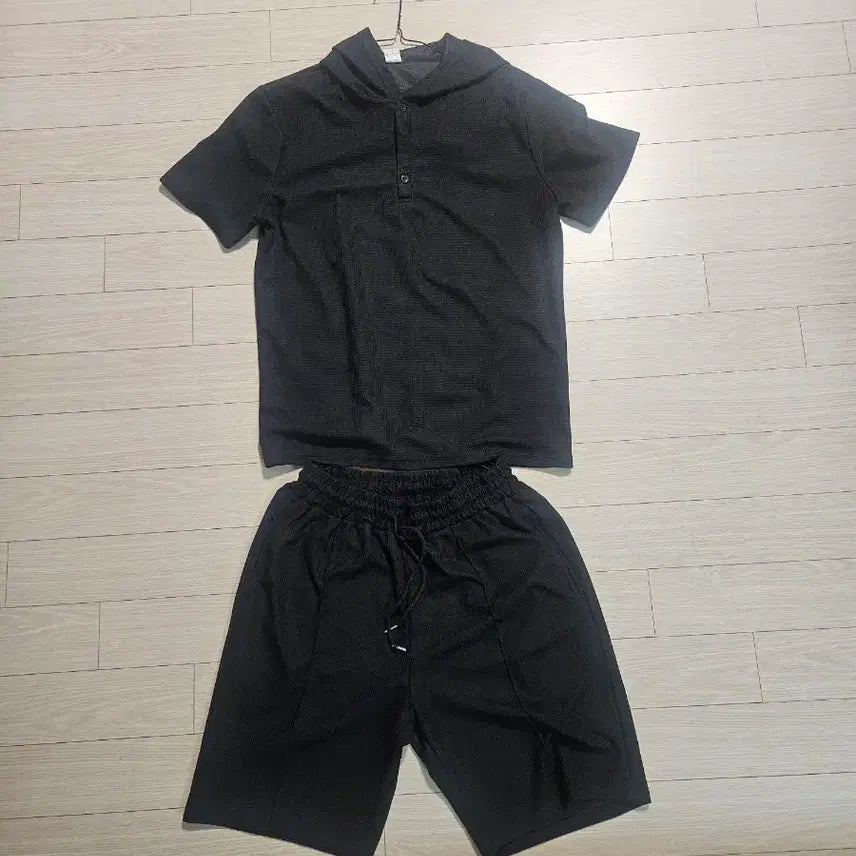 [BUNJANG] Black Short Sleeve Hoodie and Shorts Set / 블랙 반팔 후드 반바지 세트32-34ㅡ신품급ㅡ해운대