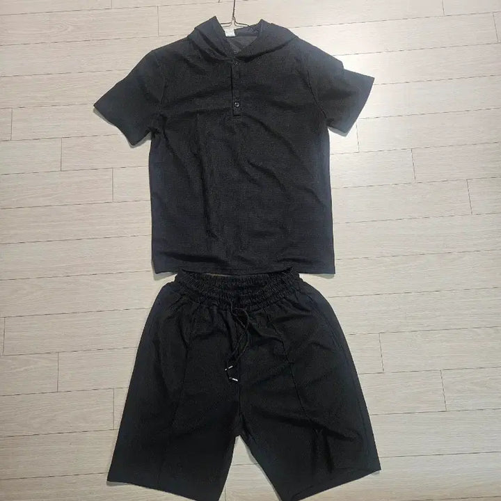 [BUNJANG] Black Short Sleeve Hoodie and Shorts Set / 블랙 반팔 후드 반바지 세트32-34ㅡ신품급ㅡ해운대