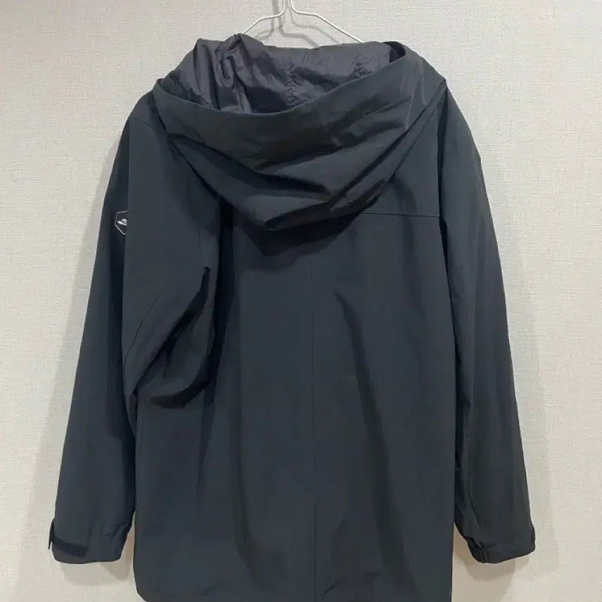 [BUNJANG] Skechers Windbreaker Jacket (Size 105) / 스케쳐스 바람막이 (105)