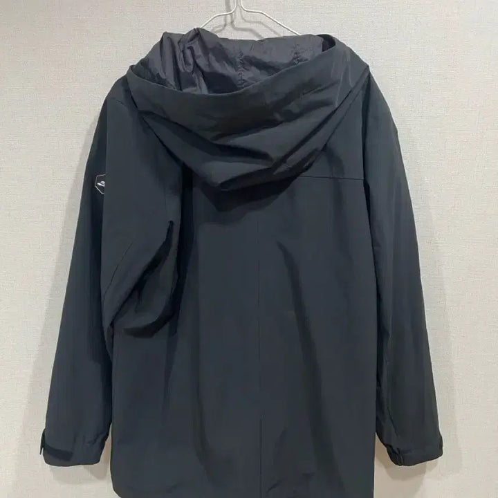 [BUNJANG] Skechers Windbreaker Jacket (Size 105) / 스케쳐스 바람막이 (105)