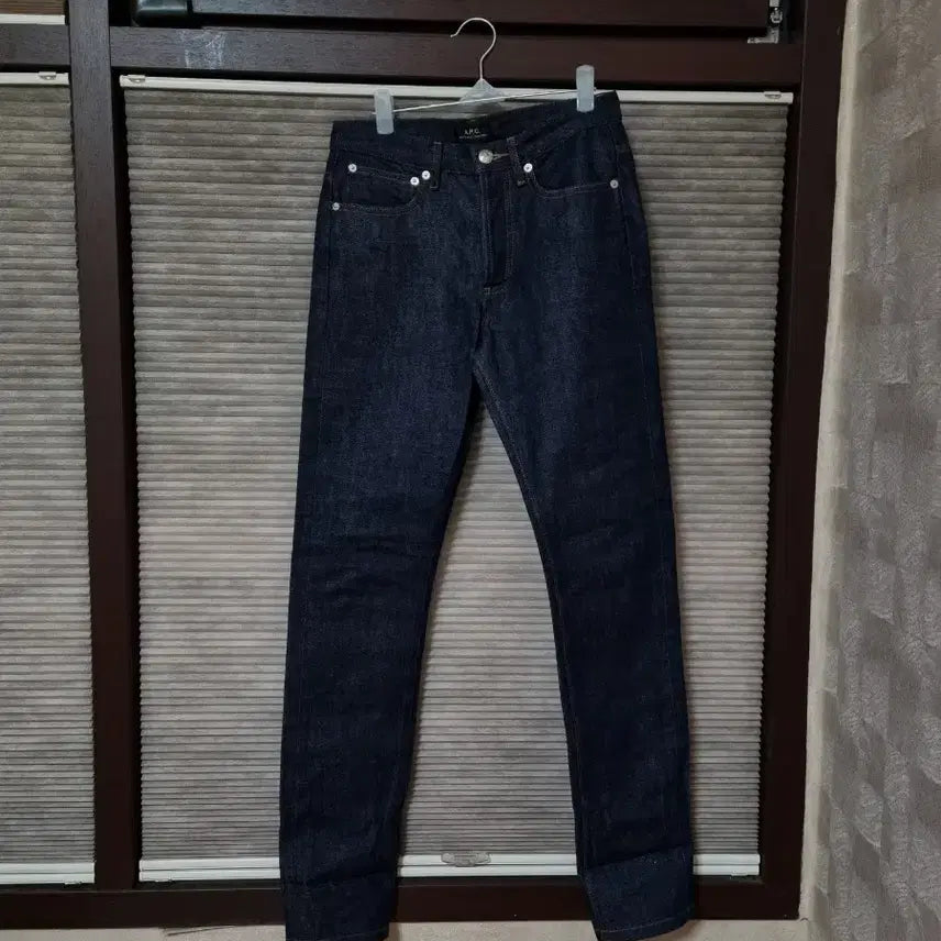 [BUNJANG] A.P.C. Petit New Standard Raw Denim Jeans / A.P.C. 아페쎄 쁘띠 뉴 스탠다드 생지 데님 26