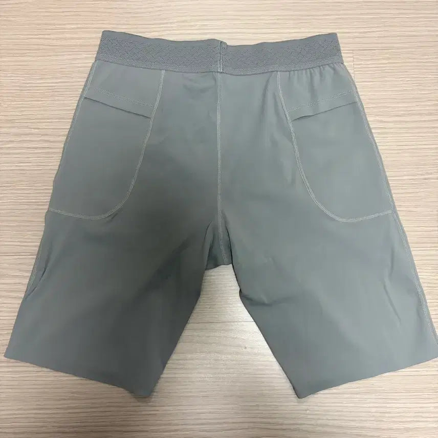 [SOLD OUT] 옵티미스틱러너스 하프 타이즈(m 30-31)
