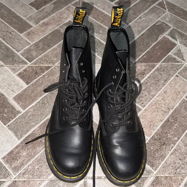 [BUNJANG] Dr. Martens Shoes / 닥터마틴 250