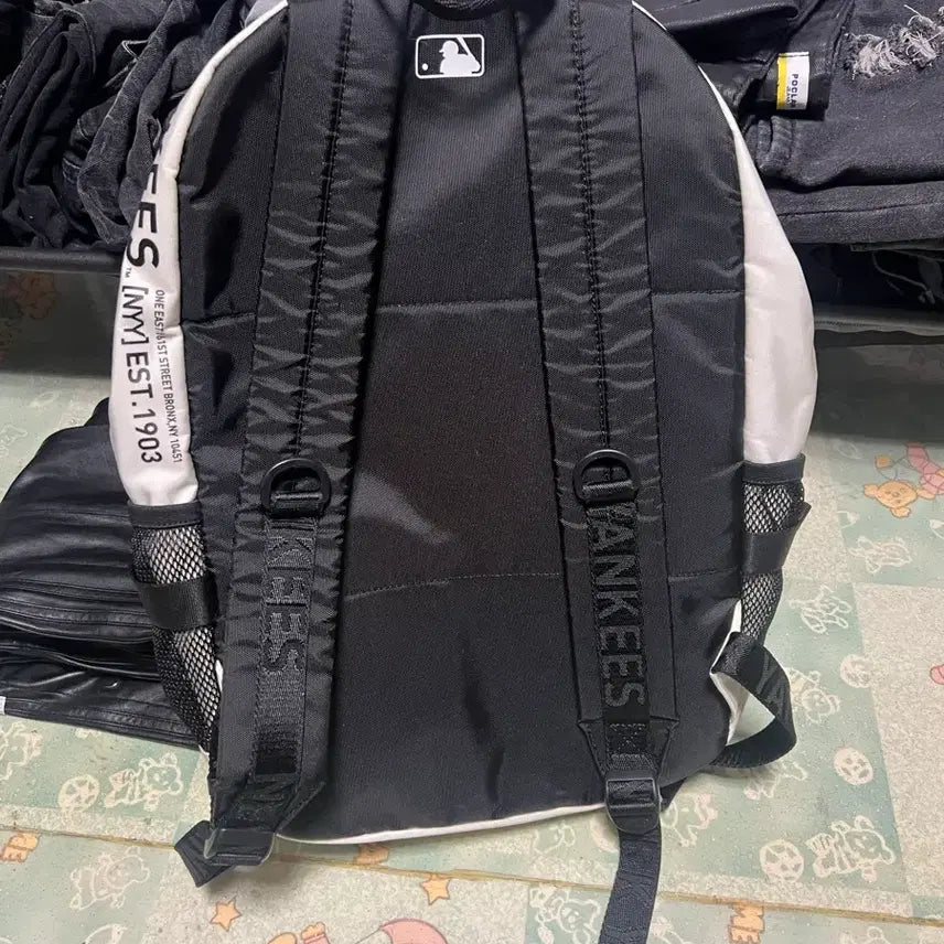 [BUNJANG] MLB New York Yankees Backpack White / MLB 뉴욕 양키즈 백팩 화이트