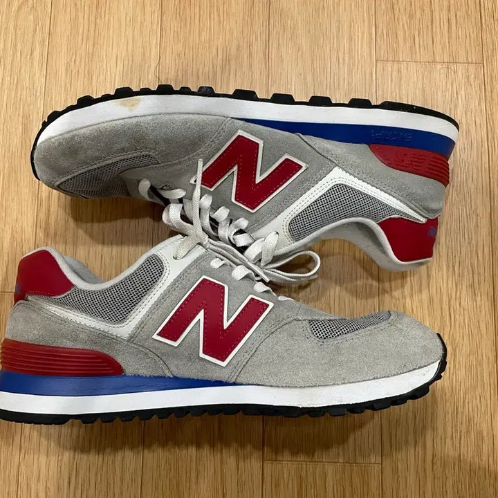 [BUNJANG] New Balance 574 Sneakers (Grey/Red, 285) / 뉴발란스 574 그레이/레드 운동화 (285)
