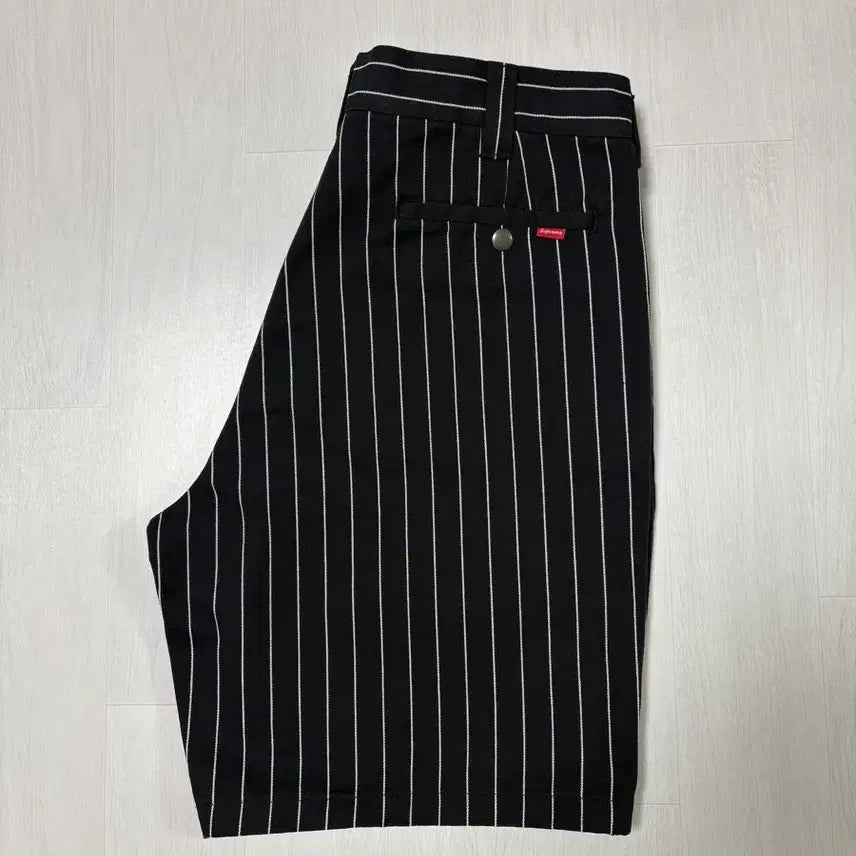 [BUNJANG] Supreme 21SS Work Shorts Black Stripe / 슈프림 21SS 워크 쇼츠 블랙 스트라이프 32