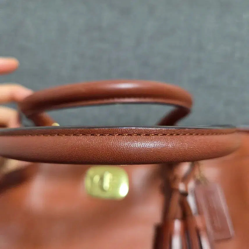 [BUNJANG] Coach Vintage Brown Leather Tote Bag with Tassel Charm / 코치 빈티지 브라운 레더 토트백 태슬참 대용량 올드머니 숄더백