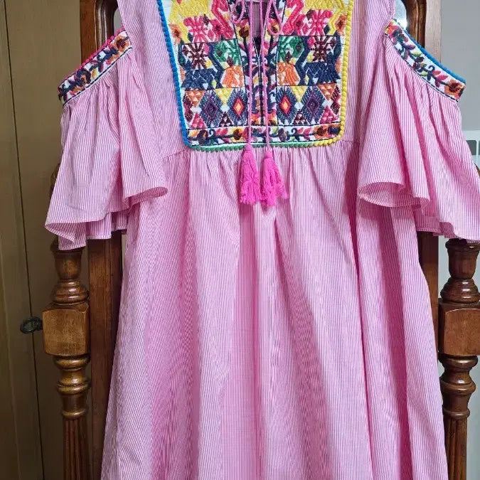 [BUNJANG] At Corner Ethnic Embroidered Off-Shoulder Dress / 앳코너 에스닉 자수 오프숄더 원피스(~66)