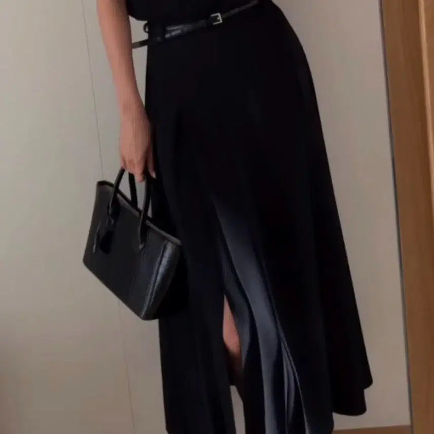 [BUNJANG] Sieg Tov Slit Midi Skirt / 시에 토브 슬릿 미디 스커트