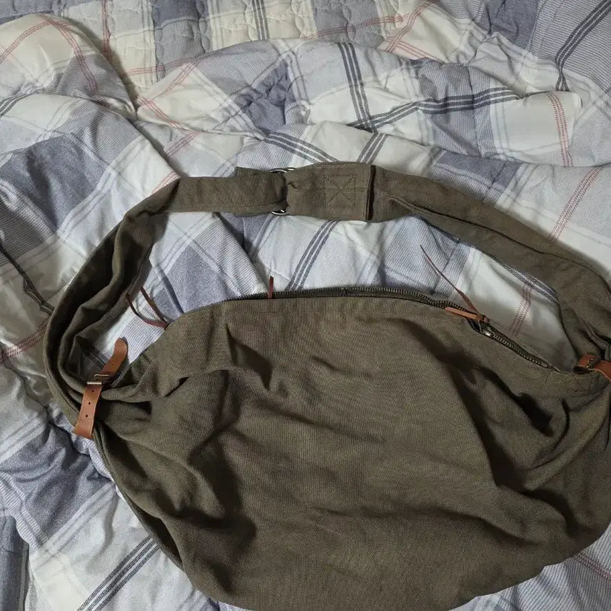 [BUNJANG] Kapital No.6 Canvas Snufkin Bag / 캐피탈 No.6 캔버스 스너프킨백