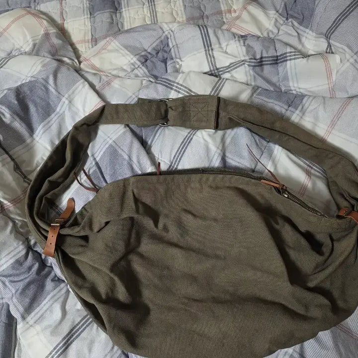 [BUNJANG] Kapital No.6 Canvas Snufkin Bag / 캐피탈 No.6 캔버스 스너프킨백