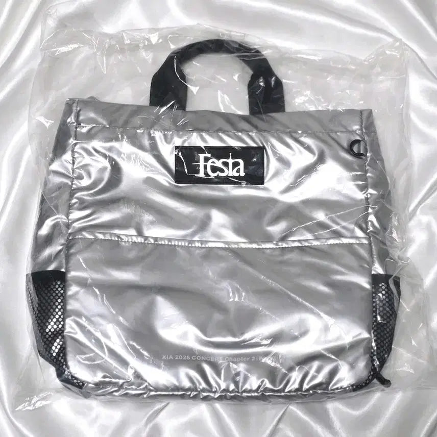 [BUNJANG] Kim Junsu XIA Festa Two-Way Silver Bag (No Photocard) / 미사용제품 김준수 XIA 페스타 투웨이 실버백 (포카X)