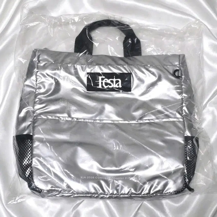 [BUNJANG] Kim Junsu XIA Festa Two-Way Silver Bag (No Photocard) / 미사용제품 김준수 XIA 페스타 투웨이 실버백 (포카X)