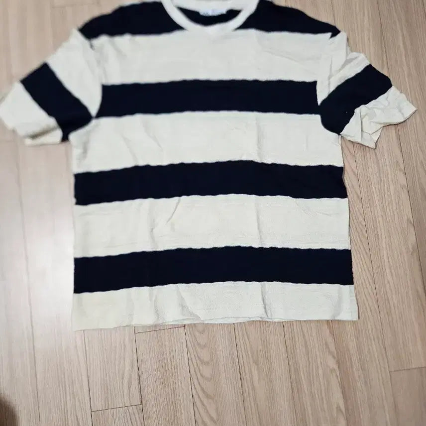 [BUNJANG] Zara Roundneck Striped Short Sleeve Knit Ivory Navy / [m] 자라 라운드넥 스트라이프 반팔 니트 아이보리 네이비