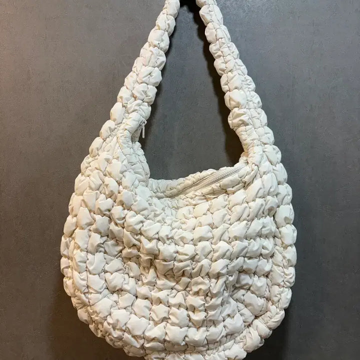 [BUNJANG] COS Quilted Oversized Shoulder Bag Ivory / cos 코스 구름백 퀼티드 오버사이즈 숄더백 아이보리