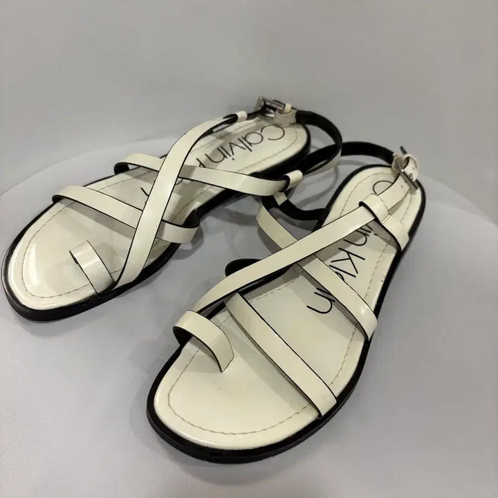 [BUNJANG] Calvin Klein Ivory Strap Sandals (Size 235) / (새상품) 캘빈클라인 아이보리 스트랩 샌들 235