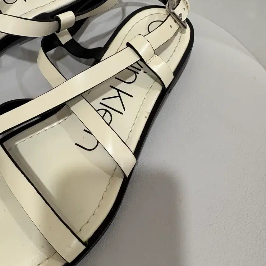 [BUNJANG] Calvin Klein Ivory Strap Sandals (Size 235) / (새상품) 캘빈클라인 아이보리 스트랩 샌들 235