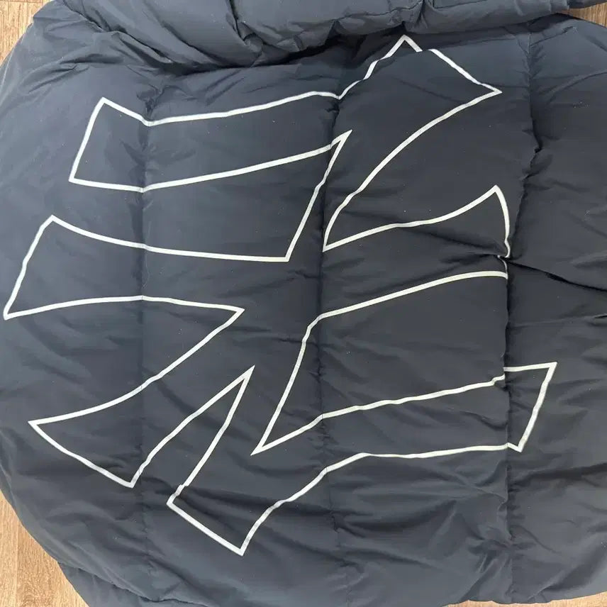 [BUNJANG] MLB New York Yankees Padded Jumper / MLB 엠엘비 뉴욕 양키즈 패딩 점퍼
