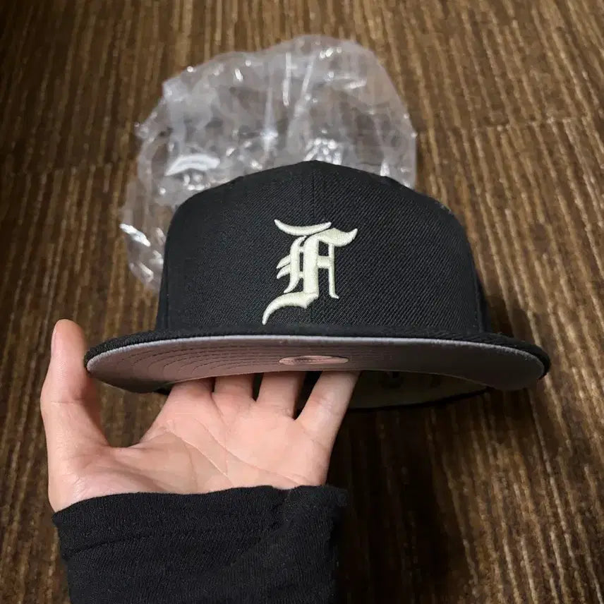 [BUNJANG] New Era x Fear of God 59FIFTY Chicago White Sox Fitted Cap / 뉴에라 x 피어 오브 갓 59FIFTY 시카고 화이트 삭스 피티드 캡