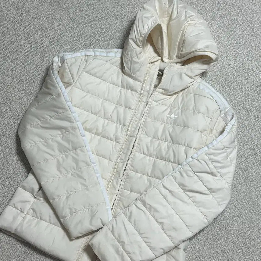 [BUNJANG] Adidas Lightweight Padded Jacket Ivory Size S / 아디다스 경량패딩