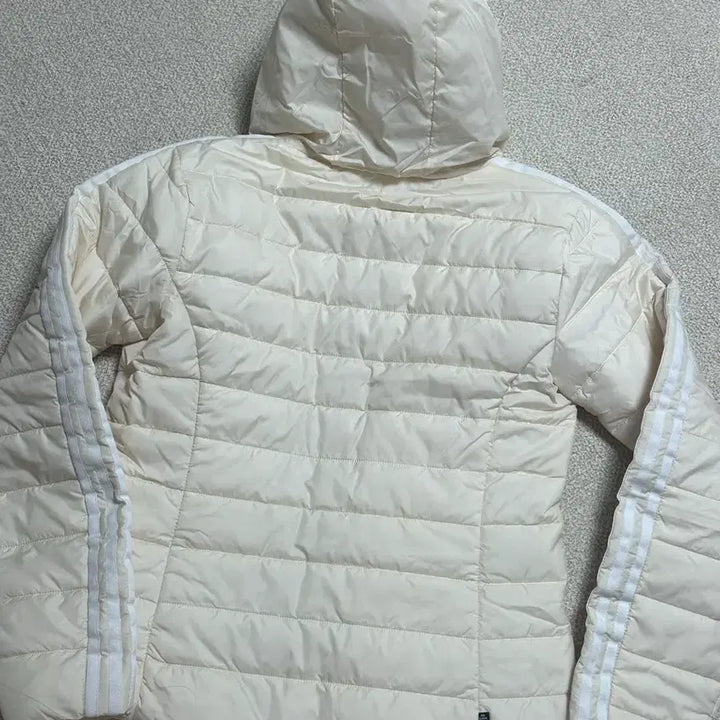 [BUNJANG] Adidas Lightweight Padded Jacket Ivory Size S / 아디다스 경량패딩