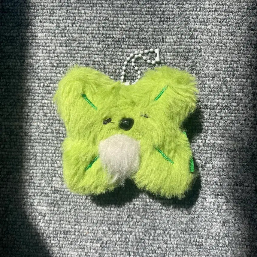 [BUNJANG] Four-Leaf Clover Charm Keychain / 네잎클로버 키링