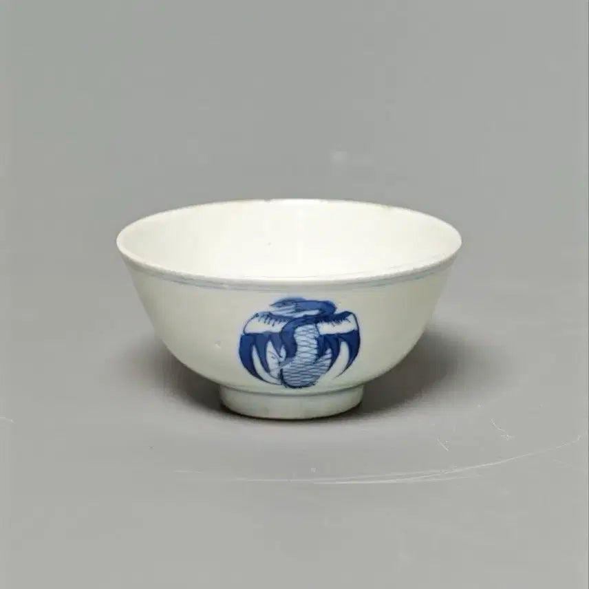 [BUNJANG] Qing Dynasty Guangxu Period Blue and White Porcelain Phoenix Pattern Cup Antique Chinese Ceramic / [진품] 청대 말기 광서제 청화백자 봉황문 잔 중국도자기 골동품 수집품
