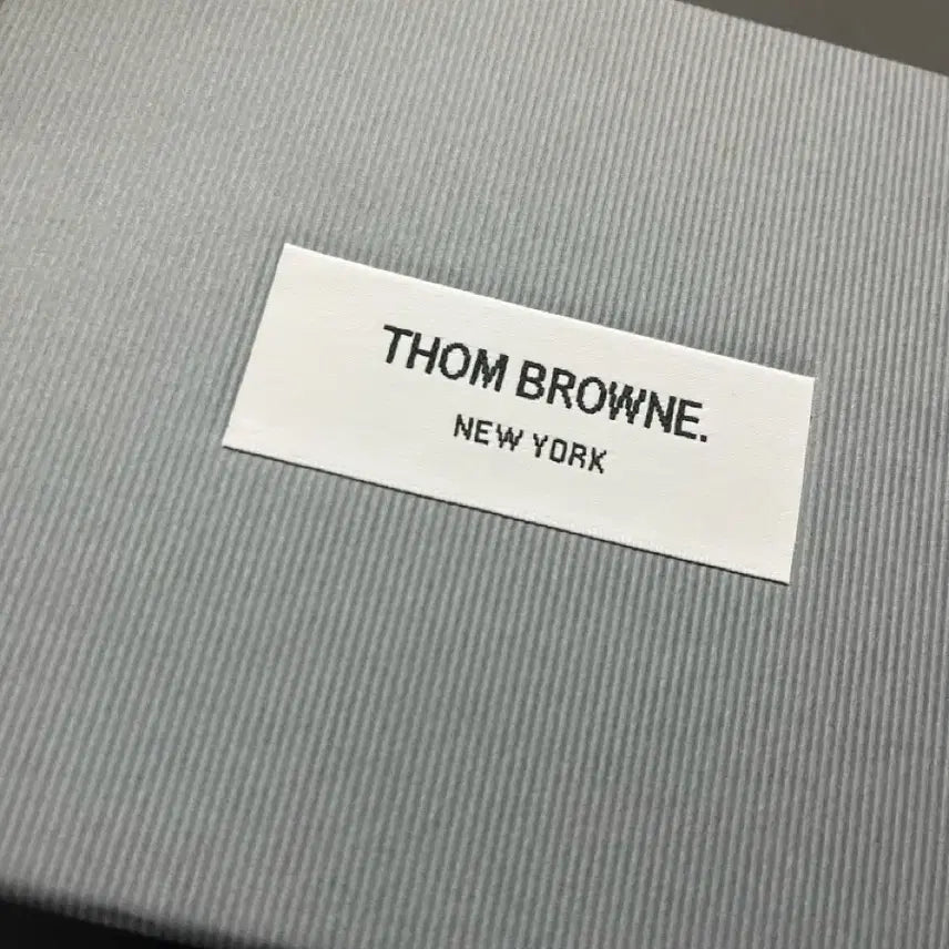 [BUNJANG] Thom Browne Pebble Grain Leather Stripe Note Compartment Card Holder Black / 톰브라운 페블 그레인 레더 스트라이프 노트 컴파트먼트 카드 홀더 블랙