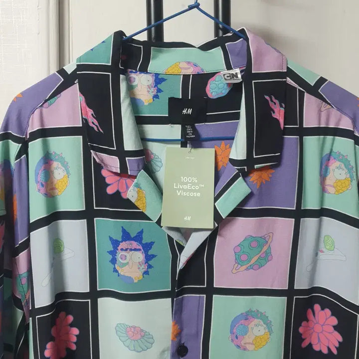 [BUNJANG] H&amp;M Rick and Morty Viscose Short Sleeve Shirt XL / 새옷 H&amp;M 릭앤모티 비스코스 소재 반팔셔츠 XL 105