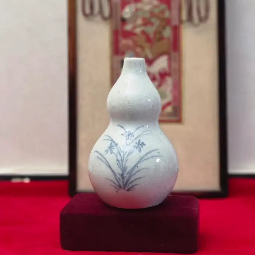[BUNJANG] Baekja Cheonghwa Orchid Pattern Gourd Vase (by Hosan Andong-o Pottery) / *(호산 안동오 도자기)백자 청화 난초문 호리(호로)병